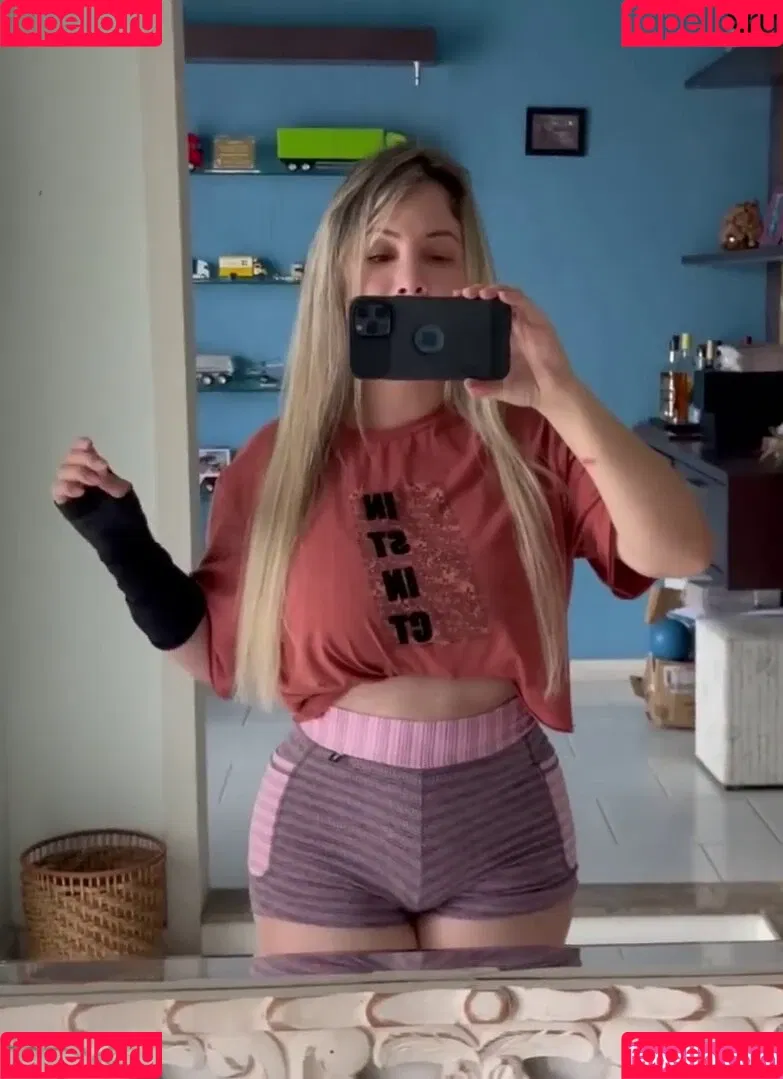 Aline Füchter Ouriques Onlyfans Photo Gallery 