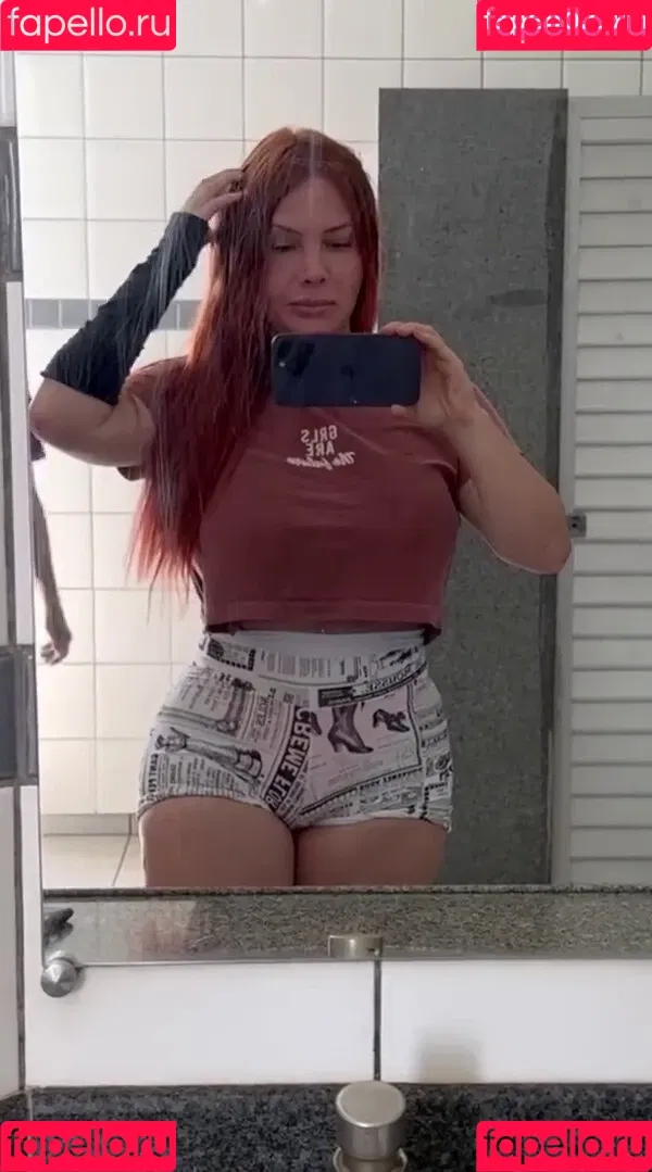 Aline Füchter Ouriques Onlyfans Photo Gallery 
