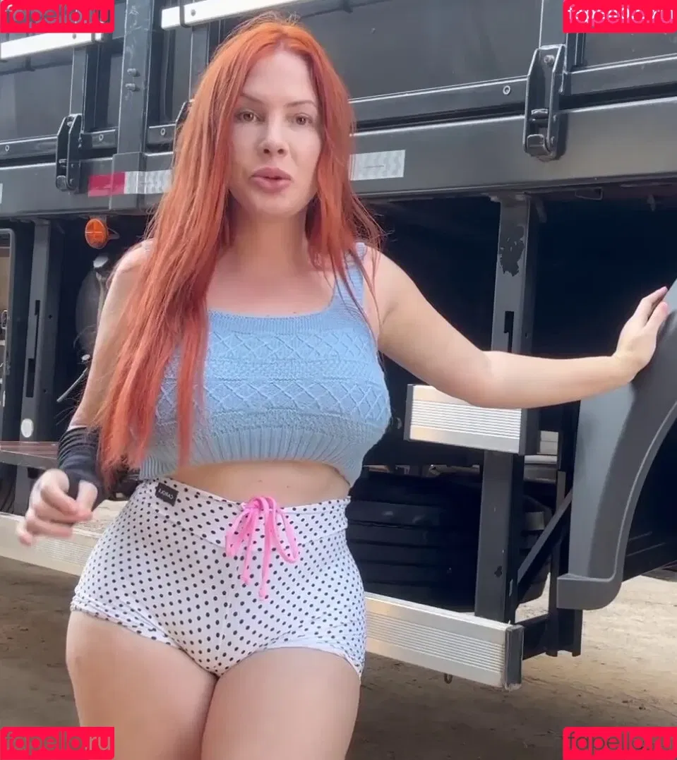 Aline Füchter Ouriques Onlyfans Photo Gallery 
