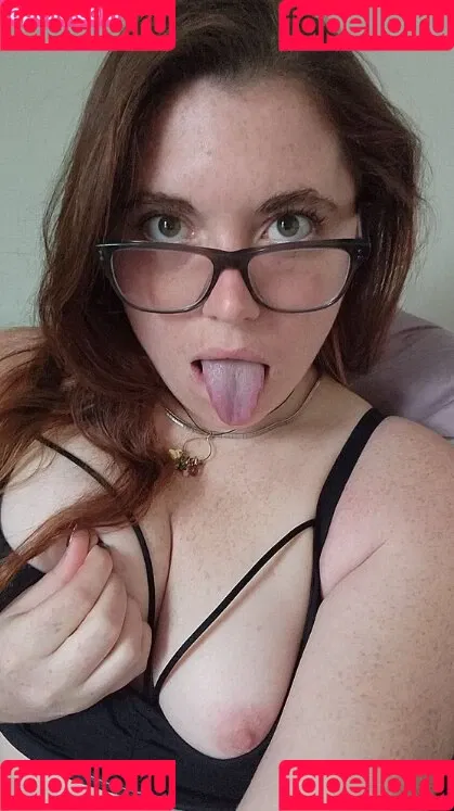 IsSheABrat Onlyfans Photo Gallery 