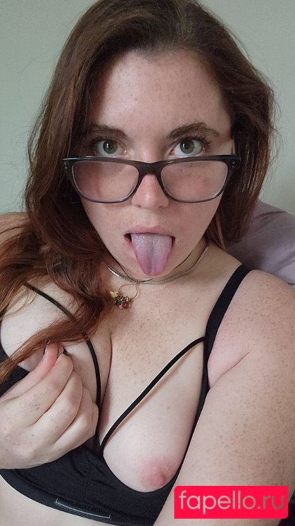 IsSheABrat Nude Onlyfans Photo 5