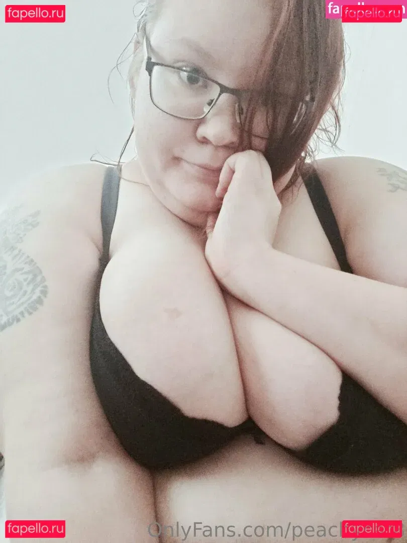 peachycat8 Onlyfans Photo Gallery 