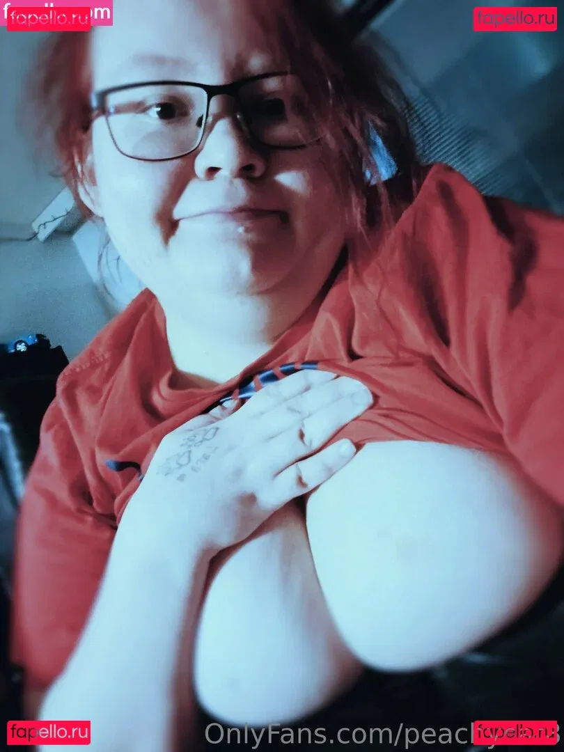 peachycat8 Onlyfans Photo Gallery 