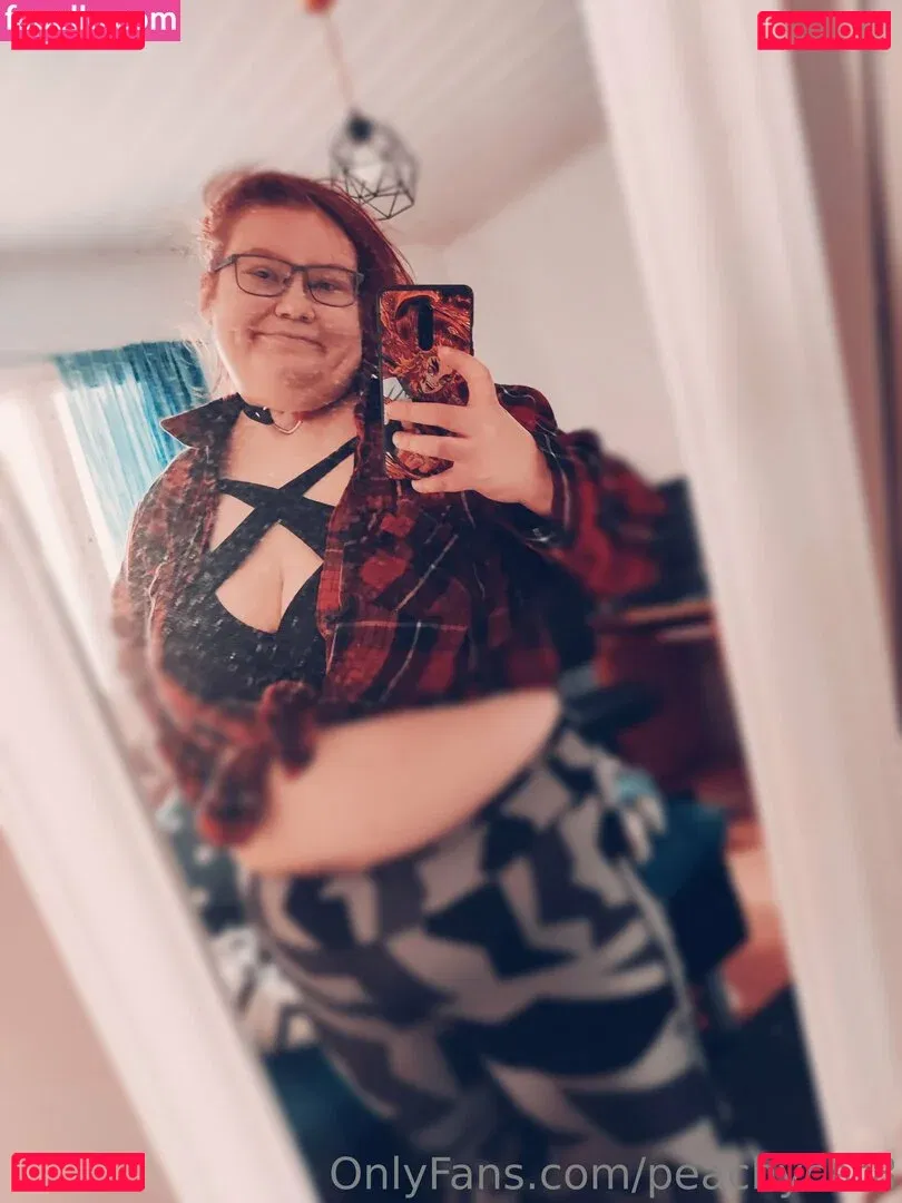 peachycat8 Onlyfans Photo Gallery 