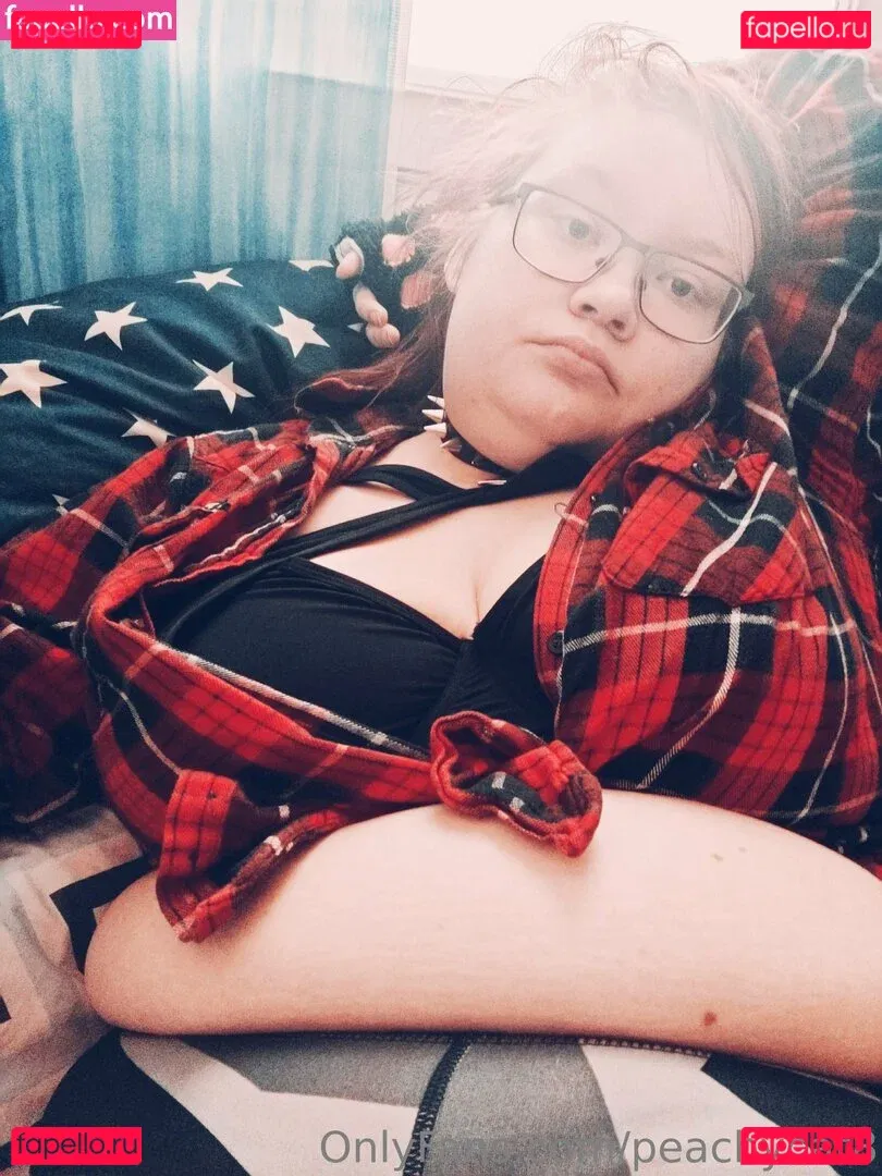 peachycat8 Onlyfans Photo Gallery 