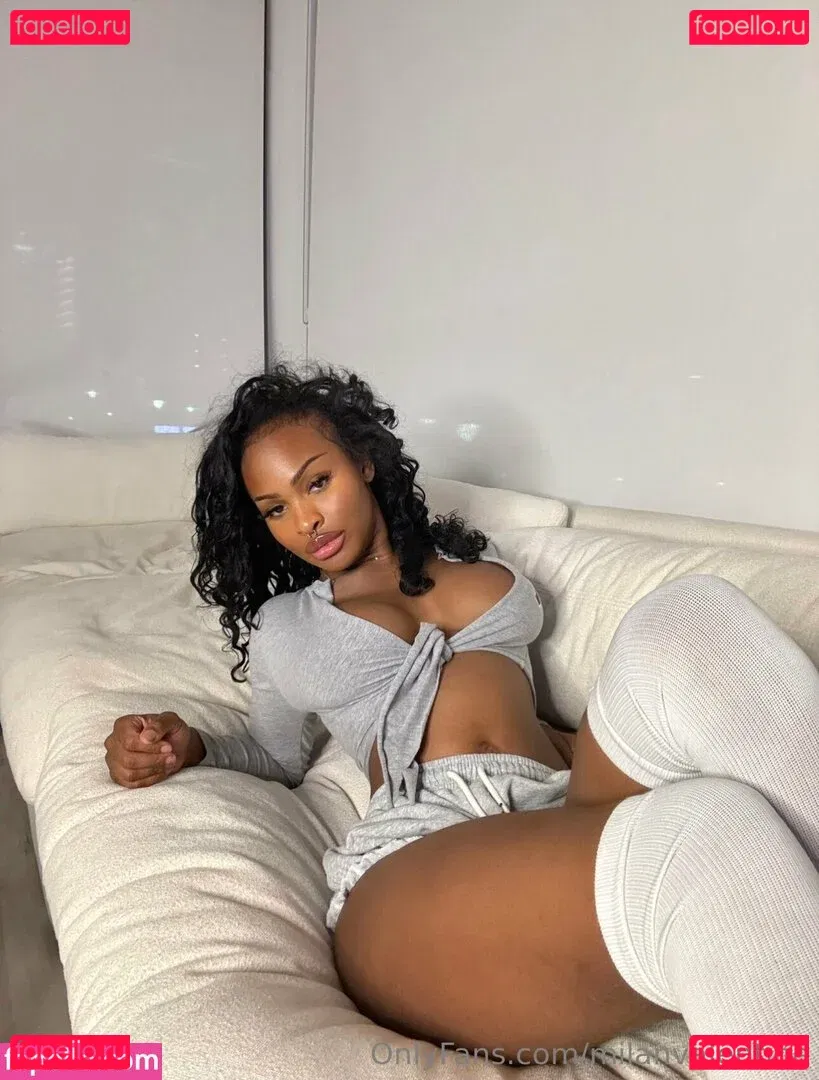 milanvalentine Onlyfans Photo Gallery 