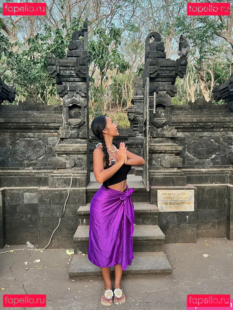 Saya Roze Onlyfans Photo Gallery 