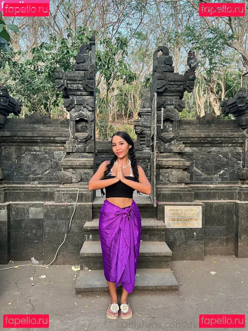 Saya Roze Onlyfans Photo Gallery 