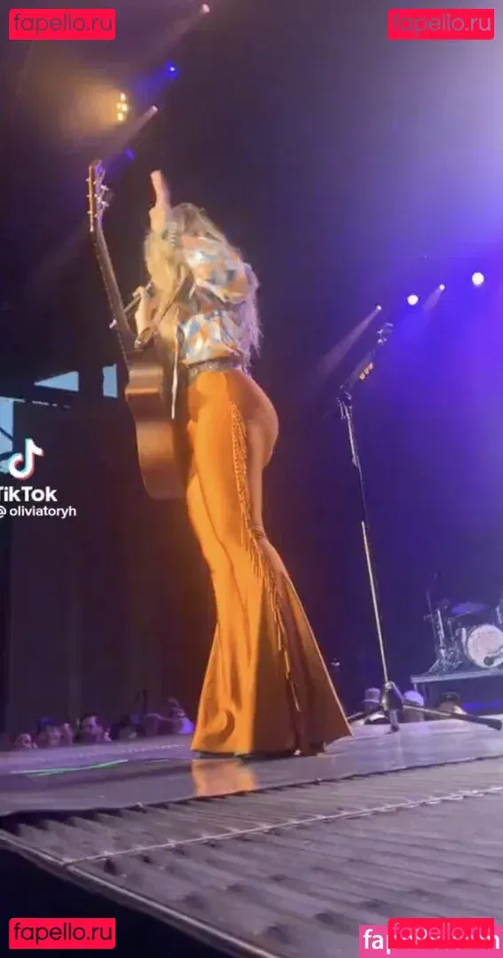 Lainey Wilson Onlyfans Photo Gallery 