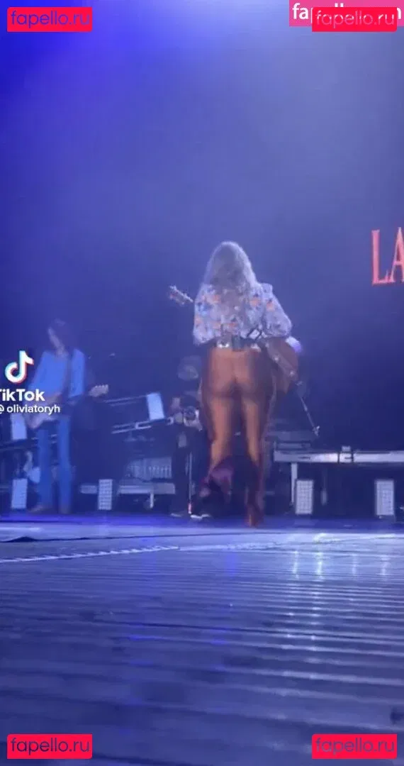 Lainey Wilson Onlyfans Photo Gallery 