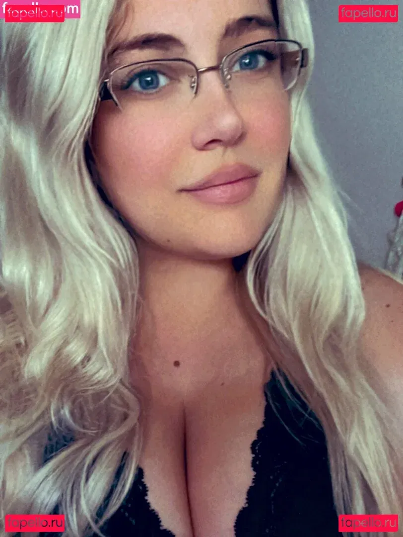 MsTeamKK Onlyfans Photo Gallery 