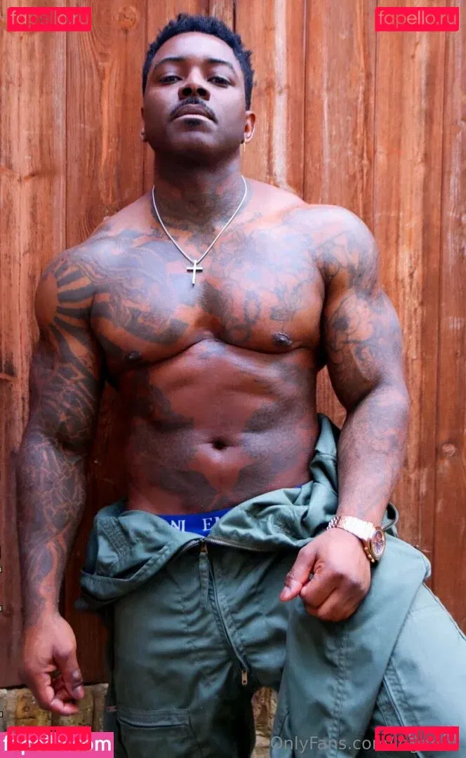 loganuk Onlyfans Photo Gallery 