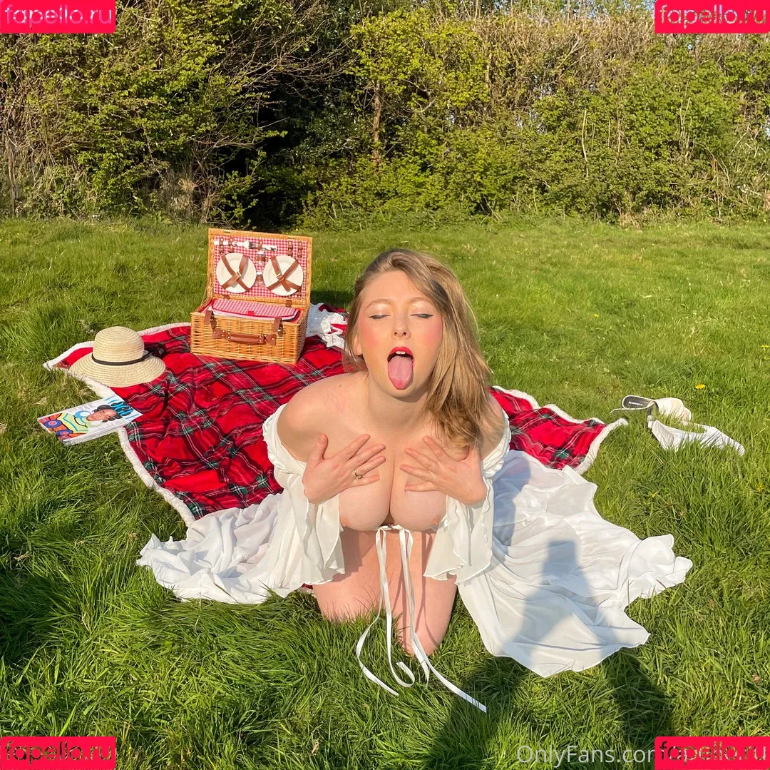 Amber Farndon Onlyfans Photo Gallery 