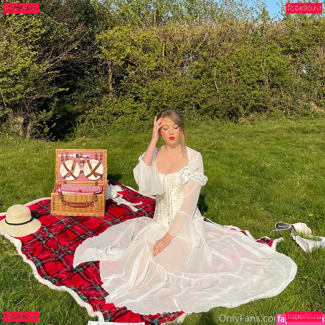 Amber Farndon Onlyfans Photo Gallery 