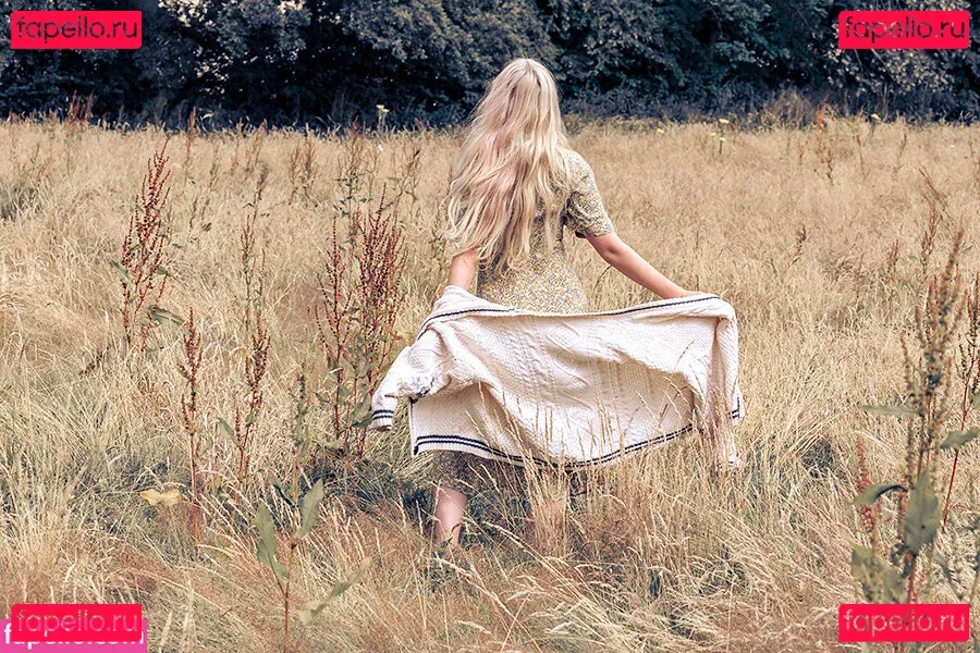 Amber Farndon Onlyfans Photo Gallery 