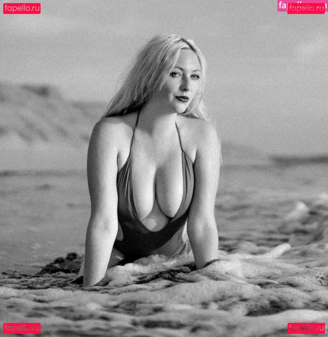 Amber Farndon Onlyfans Photo Gallery 