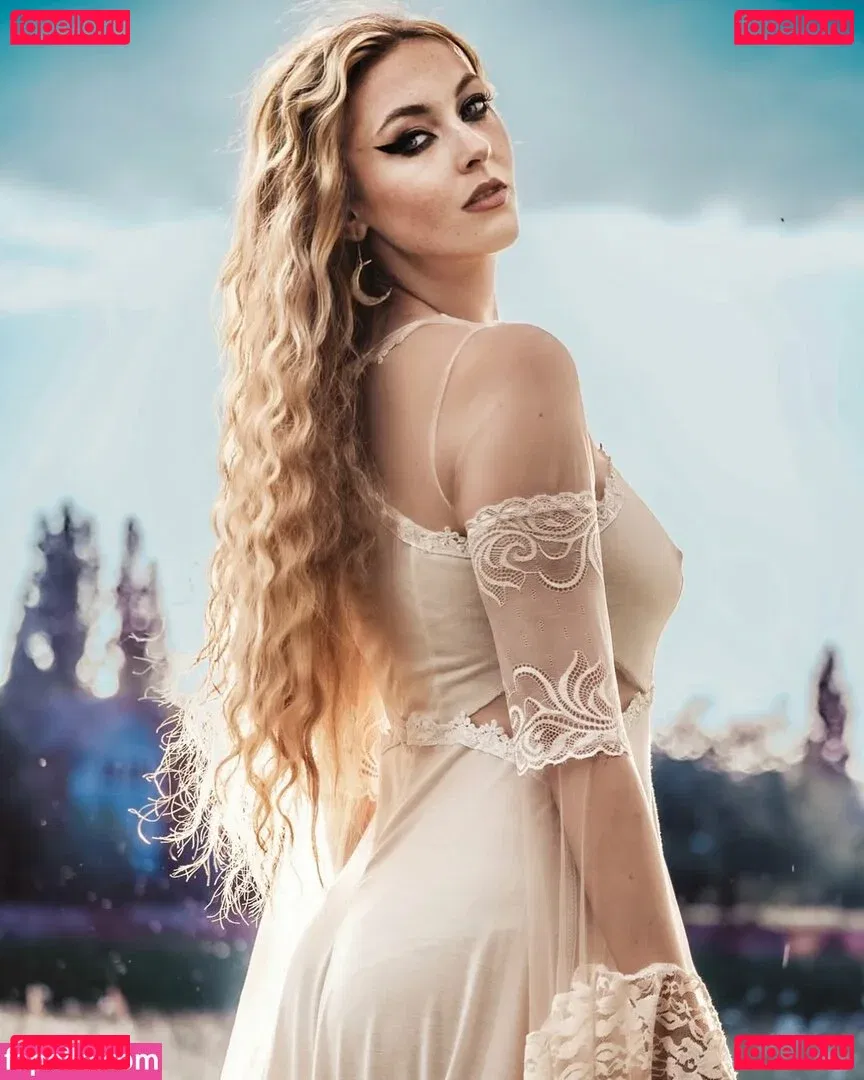 Amber Farndon Onlyfans Photo Gallery 