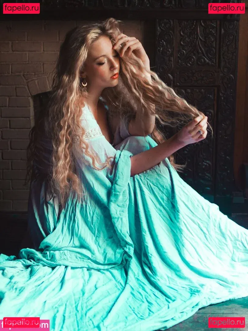 Amber Farndon Onlyfans Photo Gallery 