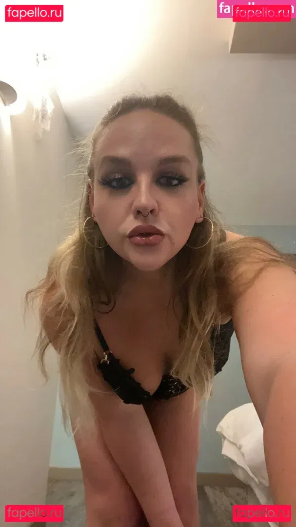 TS Lola Diamond Onlyfans Photo Gallery 