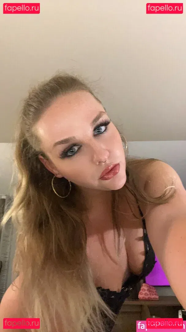 TS Lola Diamond Onlyfans Photo Gallery 