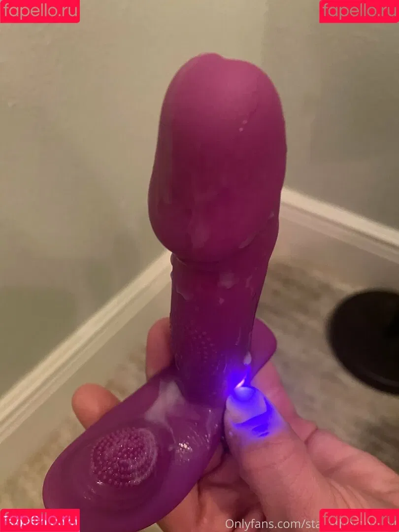 stayathomemillf Onlyfans Photo Gallery 