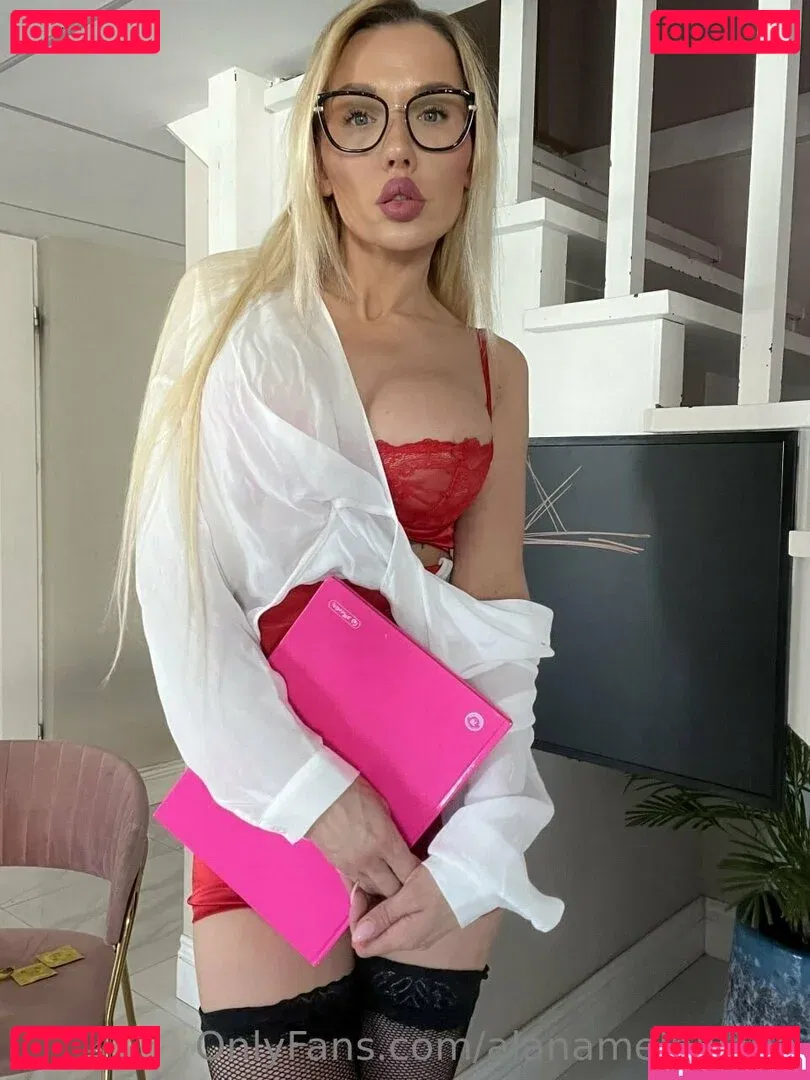 alanamelnikova Onlyfans Photo Gallery 