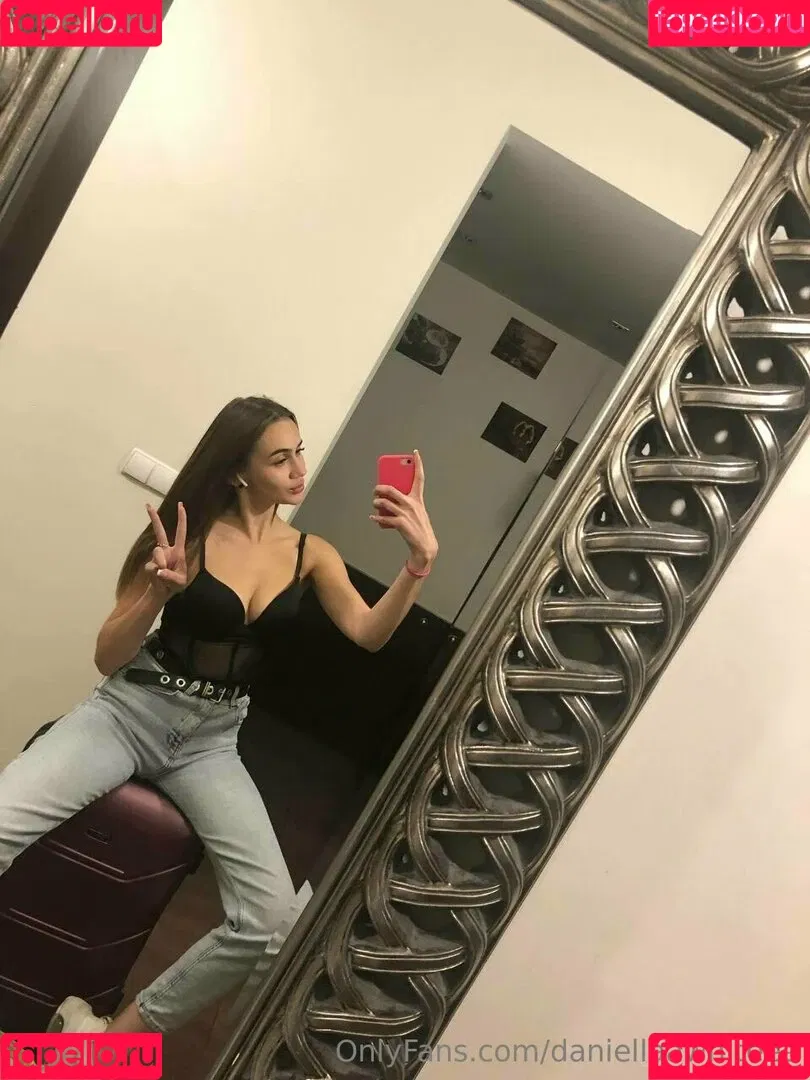 a_alexxxaa_alx Onlyfans Photo Gallery 