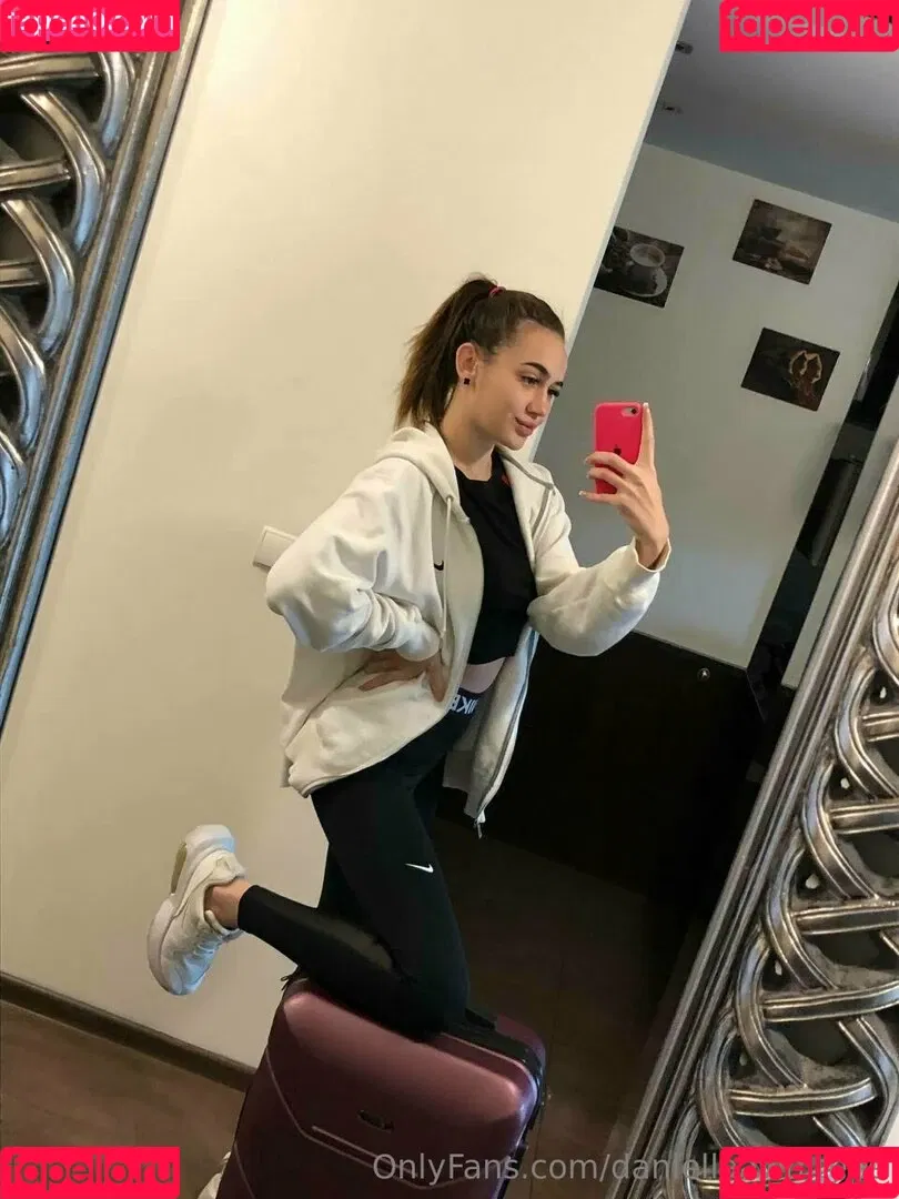 a_alexxxaa_alx Onlyfans Photo Gallery 