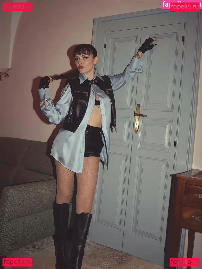 Annalisa Scarrone Onlyfans Photo Gallery 