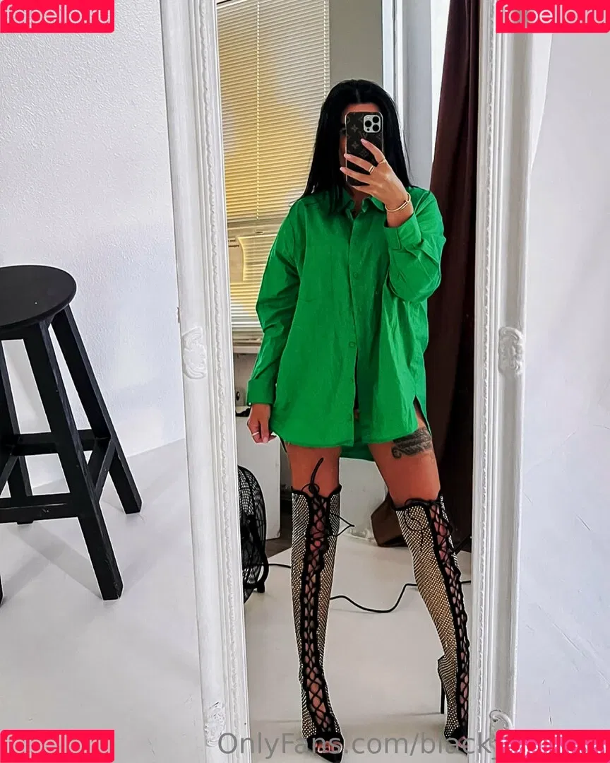 black_monica Onlyfans Photo Gallery 