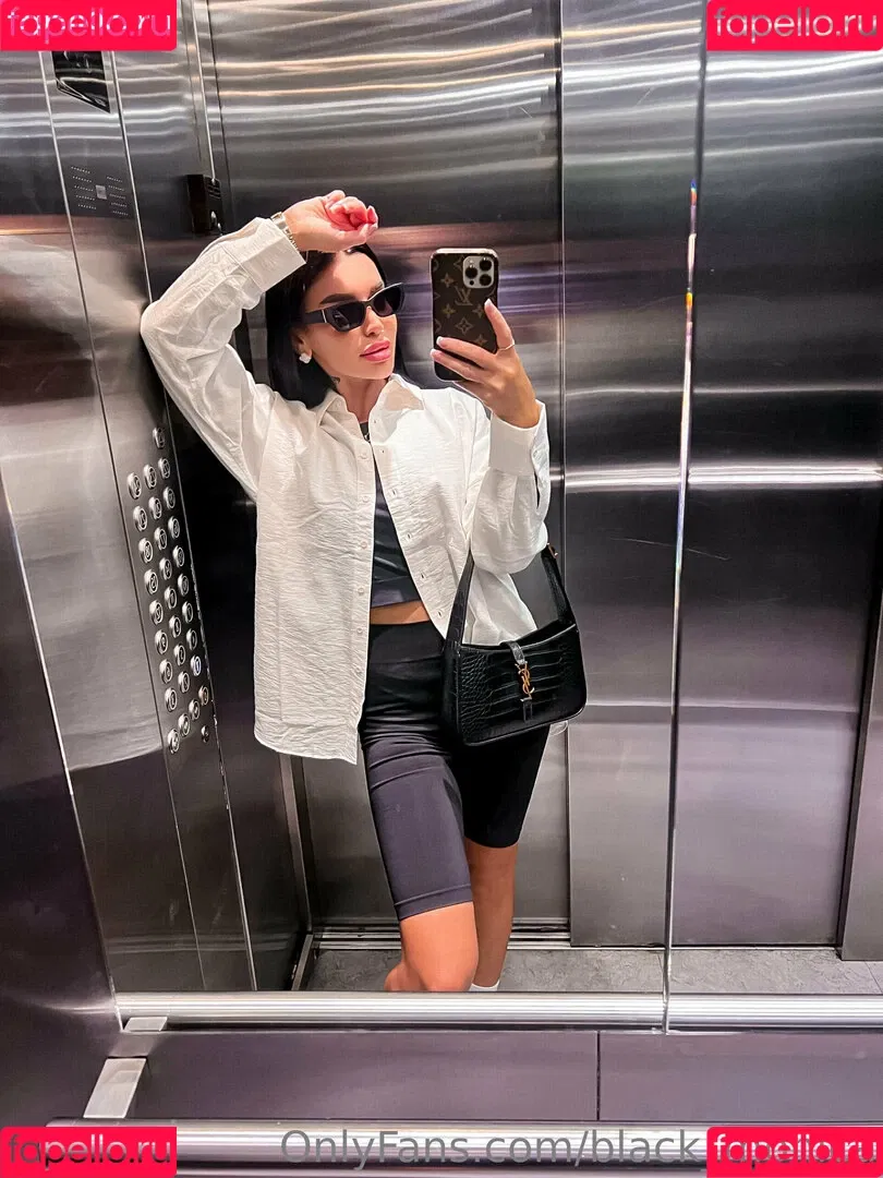 black_monica Onlyfans Photo Gallery 