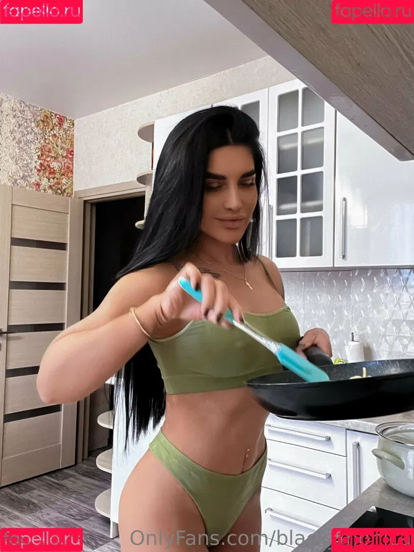 black_monica Onlyfans Photo Gallery 