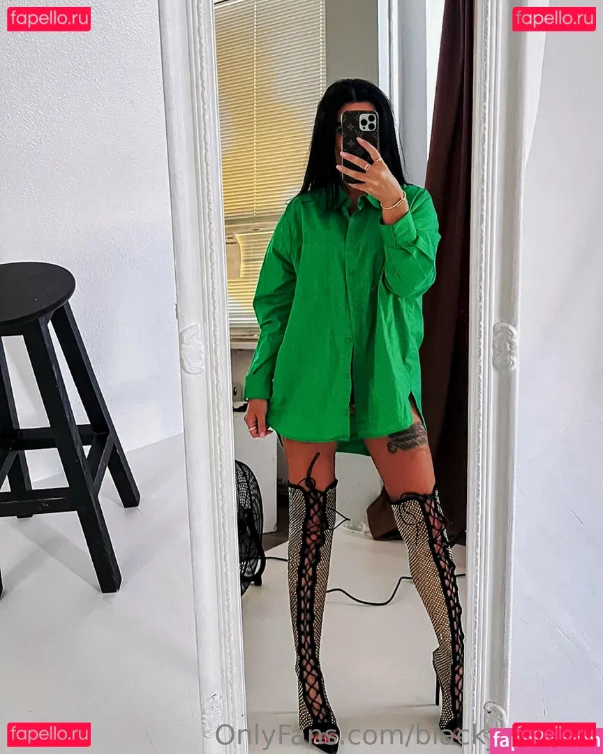 black_monica Onlyfans Photo Gallery 