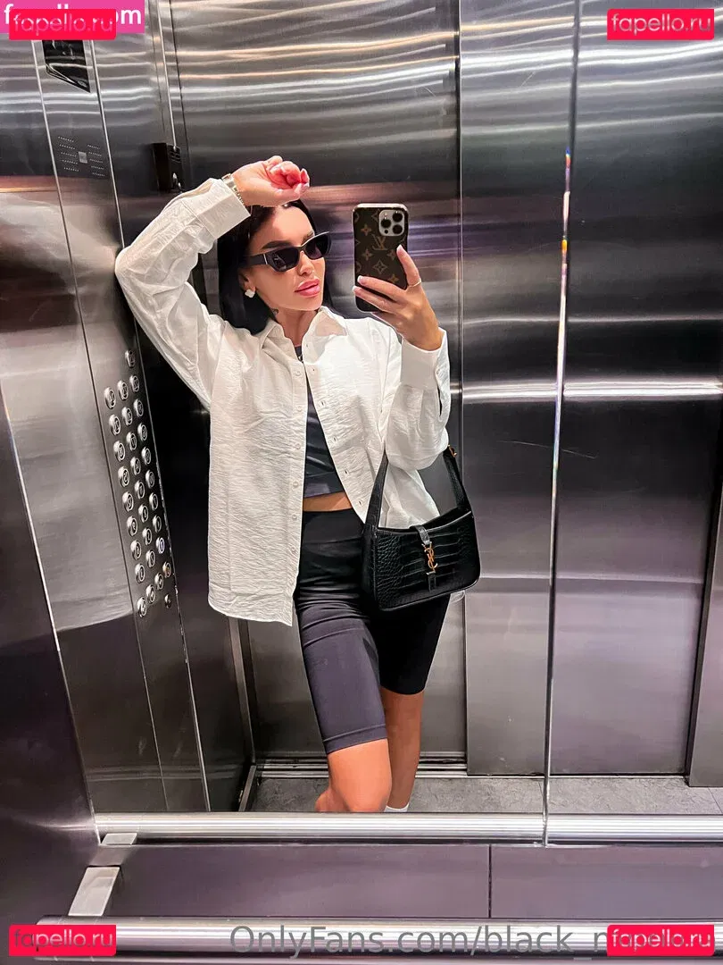 black_monica Onlyfans Photo Gallery 