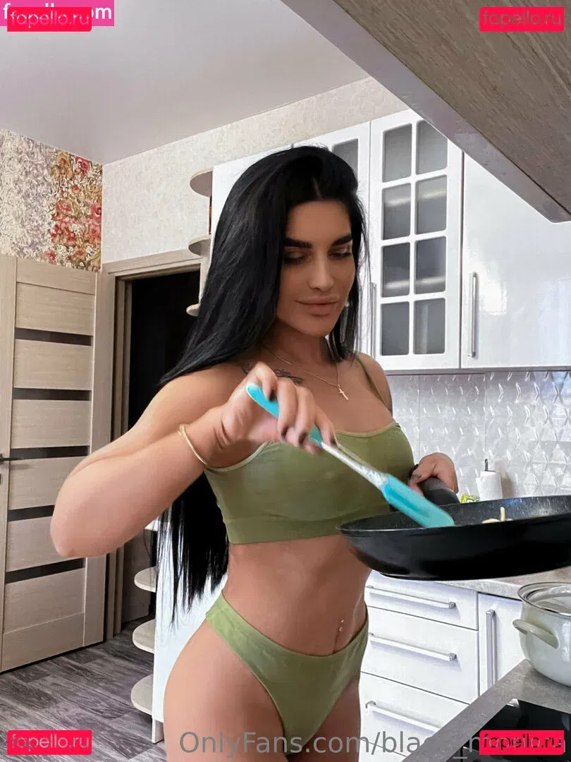 black_monica Onlyfans Photo Gallery 