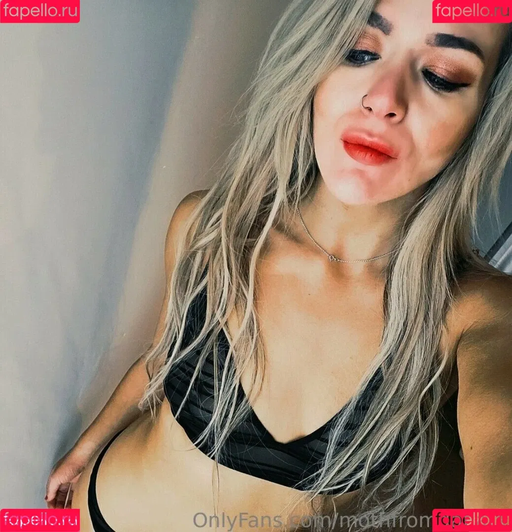 Session Moth Martina Onlyfans Photo Gallery 