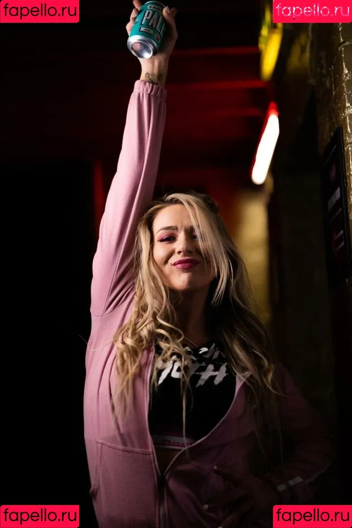 Session Moth Martina Onlyfans Photo Gallery 