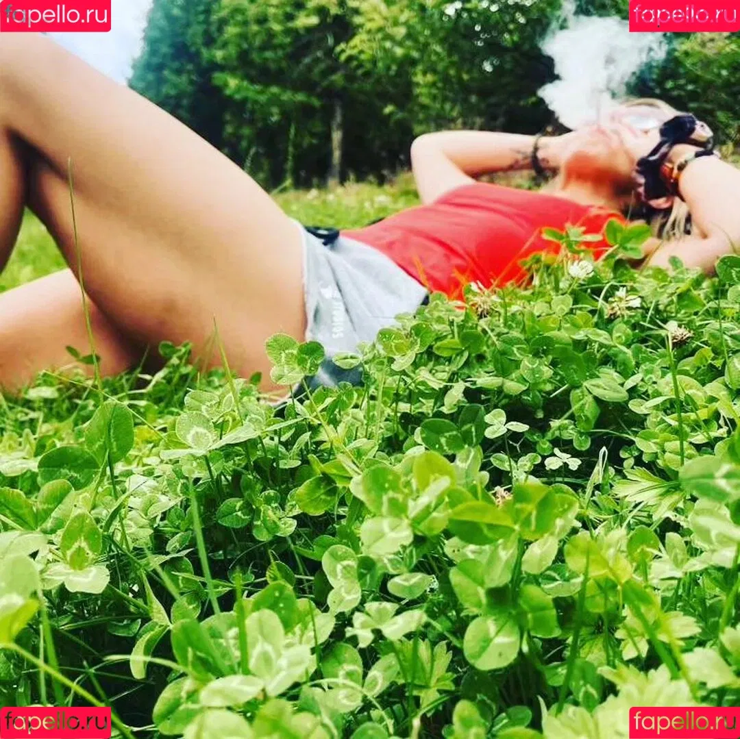 Session Moth Martina Onlyfans Photo Gallery 