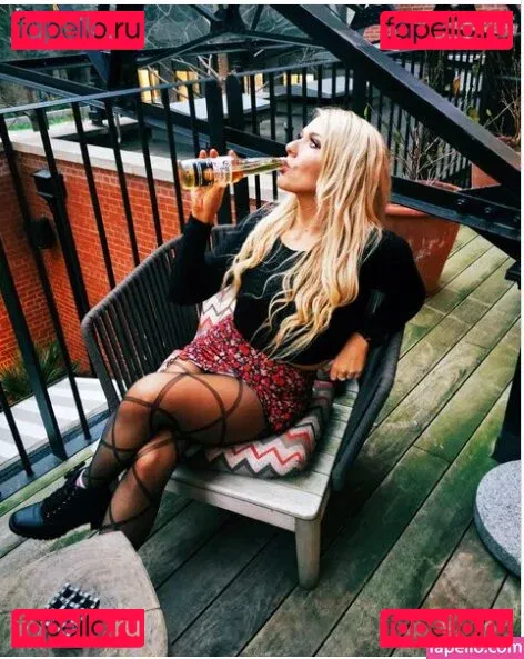 Session Moth Martina Onlyfans Photo Gallery 