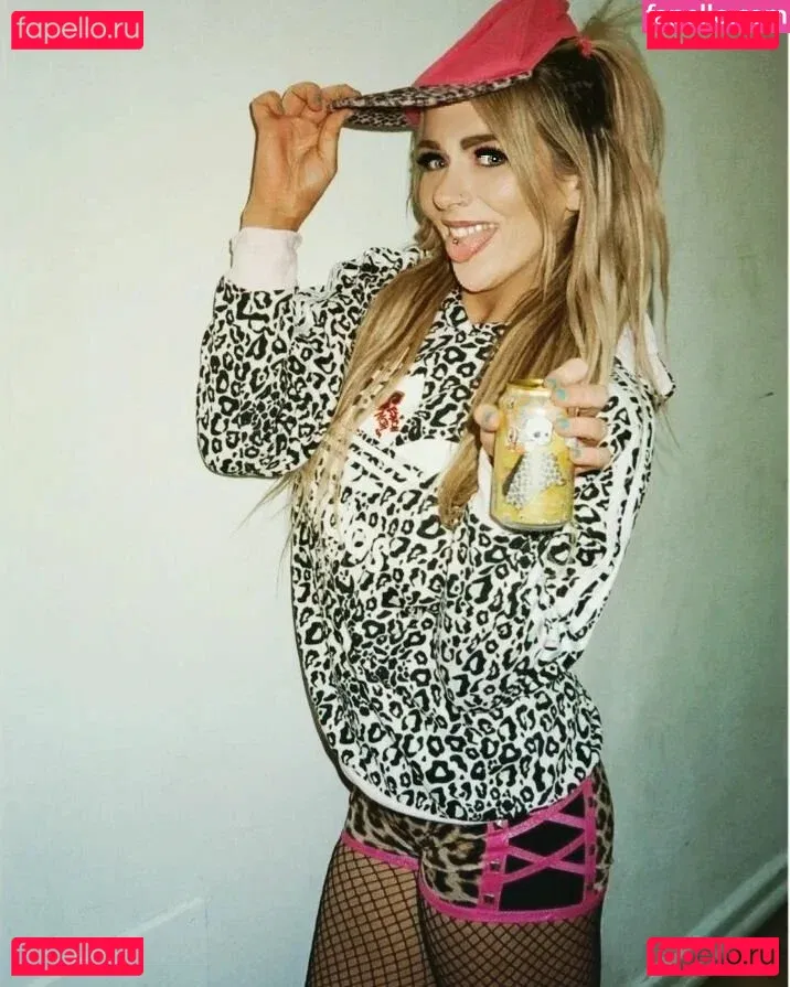 Session Moth Martina Onlyfans Photo Gallery 