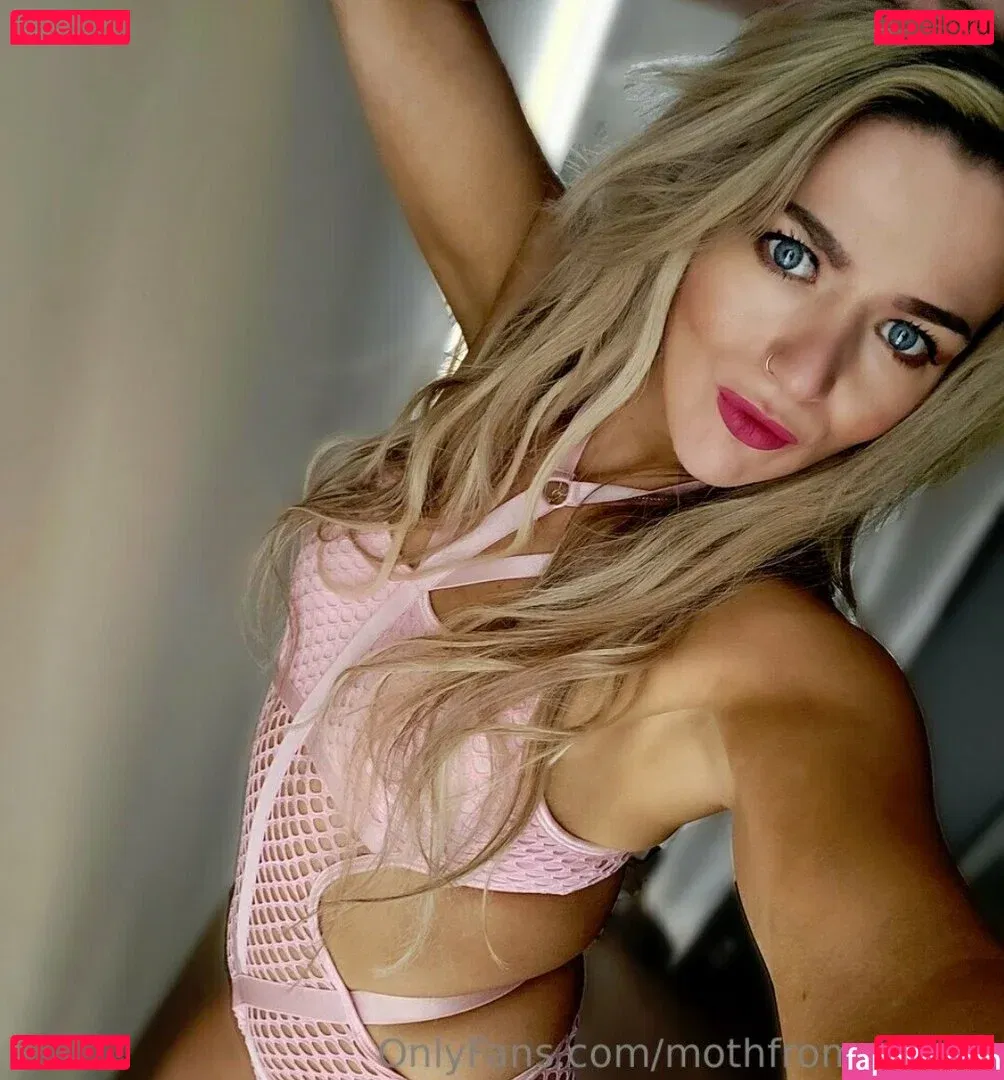 Session Moth Martina Onlyfans Photo Gallery 