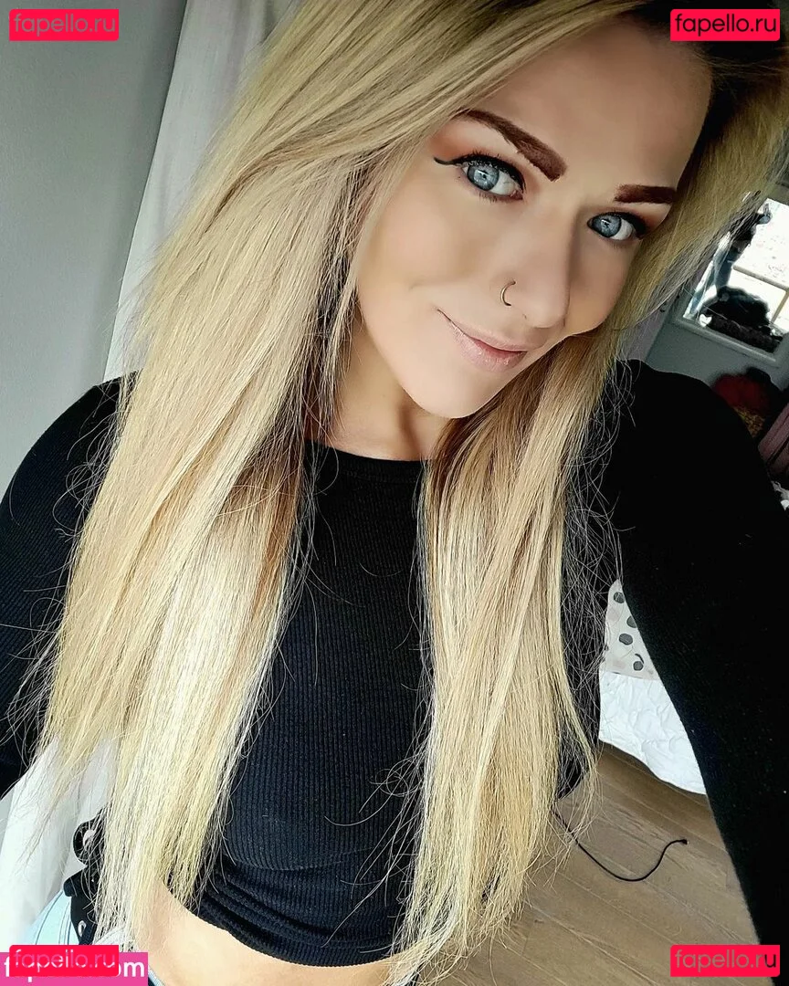 Session Moth Martina Onlyfans Photo Gallery 