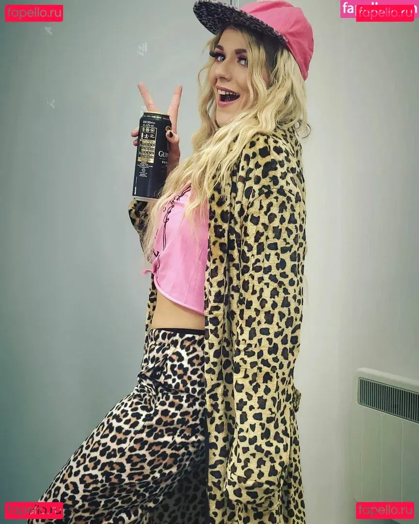 Session Moth Martina Onlyfans Photo Gallery 