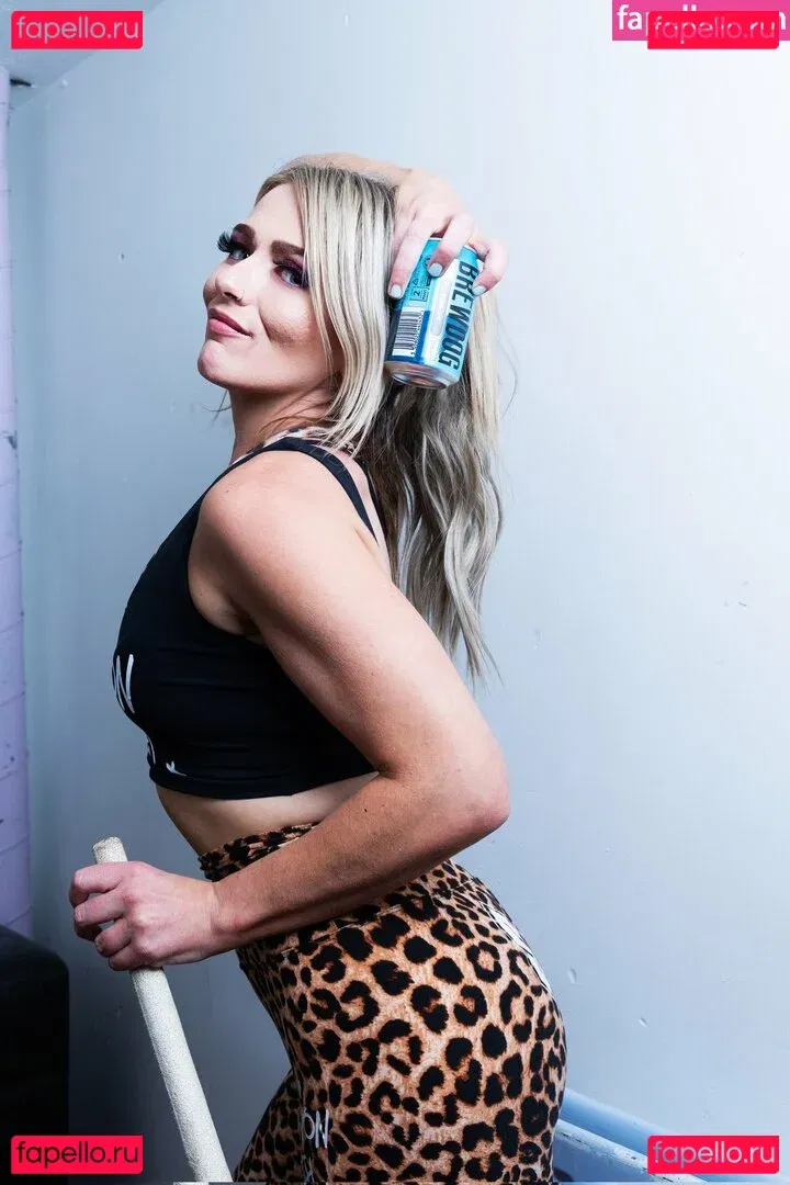 Session Moth Martina Onlyfans Photo Gallery 