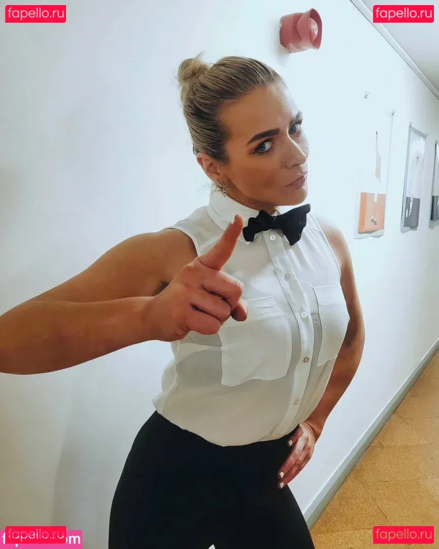 Session Moth Martina Onlyfans Photo Gallery 