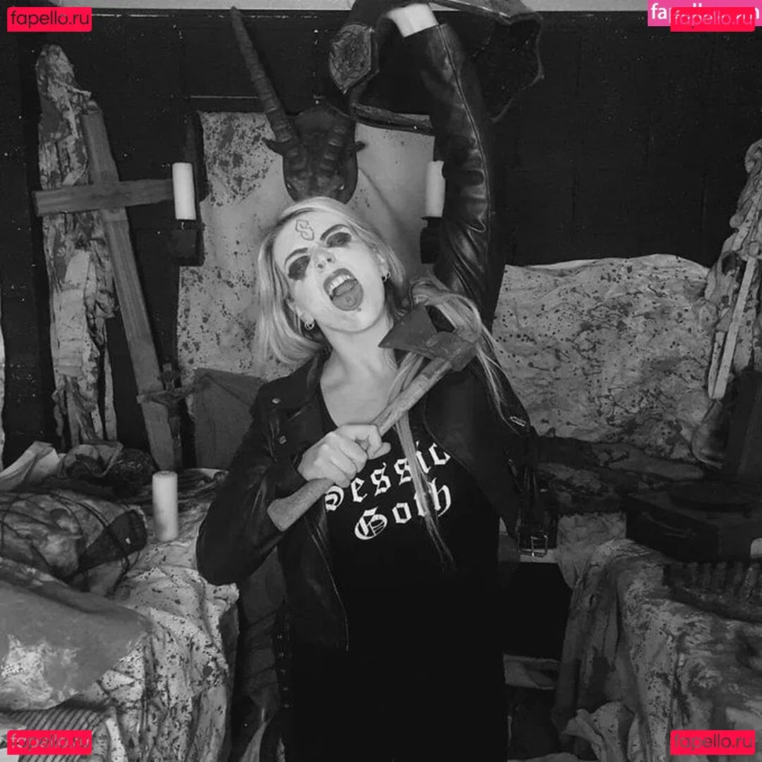 Session Moth Martina Onlyfans Photo Gallery 