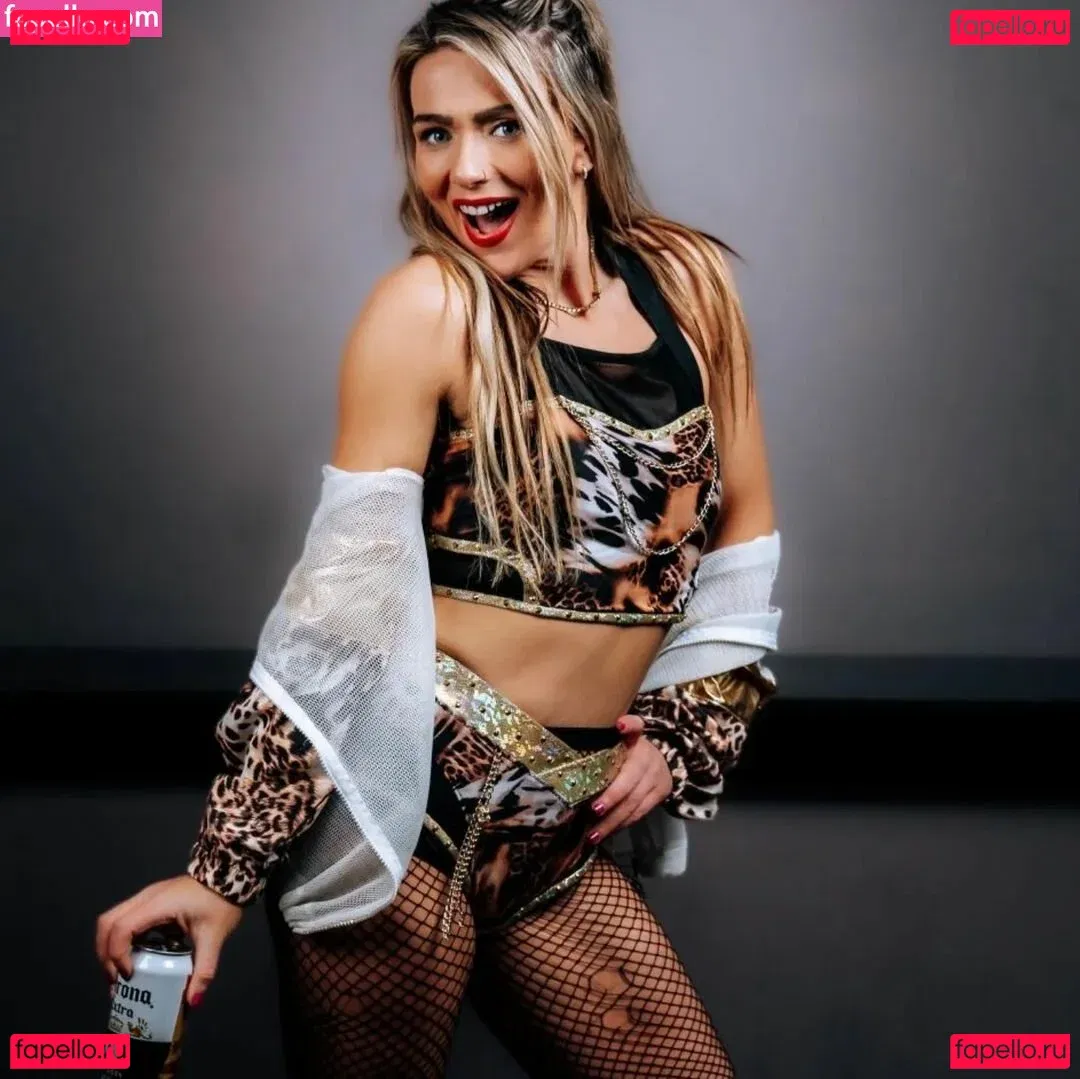 Session Moth Martina Onlyfans Photo Gallery 