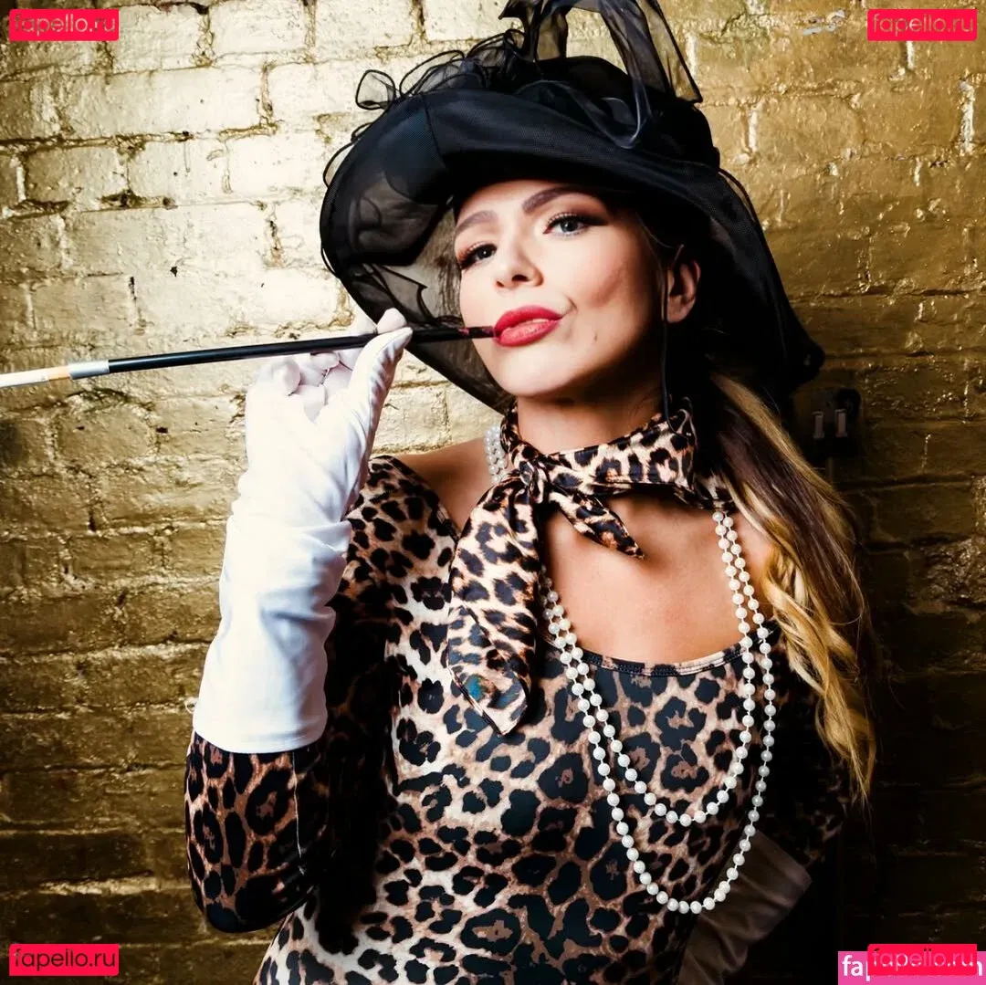 Session Moth Martina Onlyfans Photo Gallery 