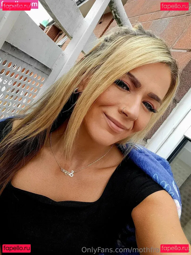 Session Moth Martina Onlyfans Photo Gallery 