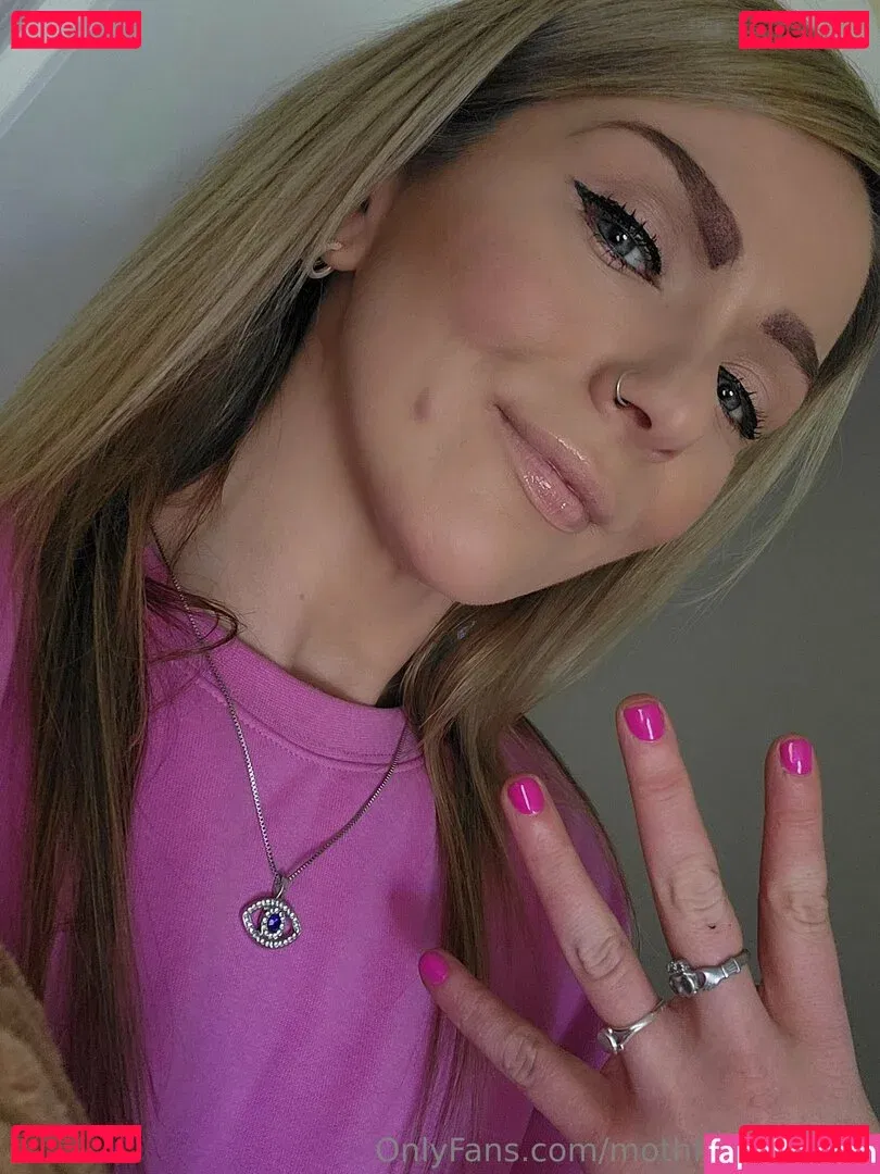 Session Moth Martina Onlyfans Photo Gallery 